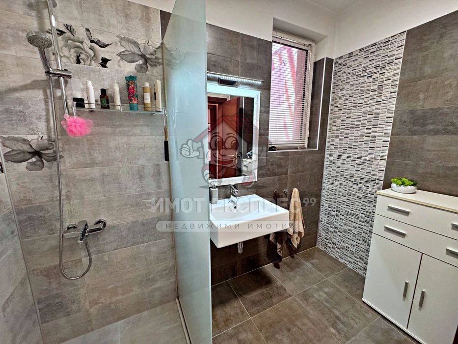 Продава се Етаж от къща в Асеновград - 255 кв.м за 981 €/кв.м - Снимка #12