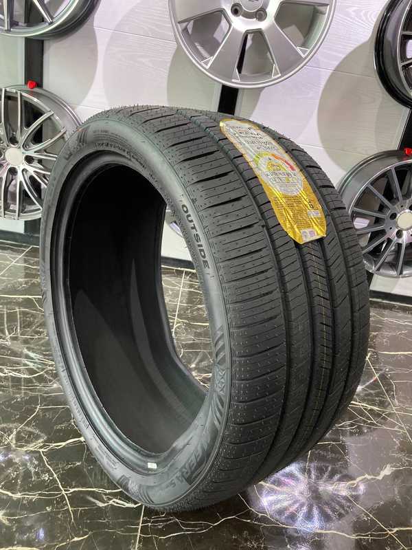 Резина янг. Winrun r330. Yokohama v701. Winrun r330 235/35r20. Покрышка 225/40 r10 для ситикоко.