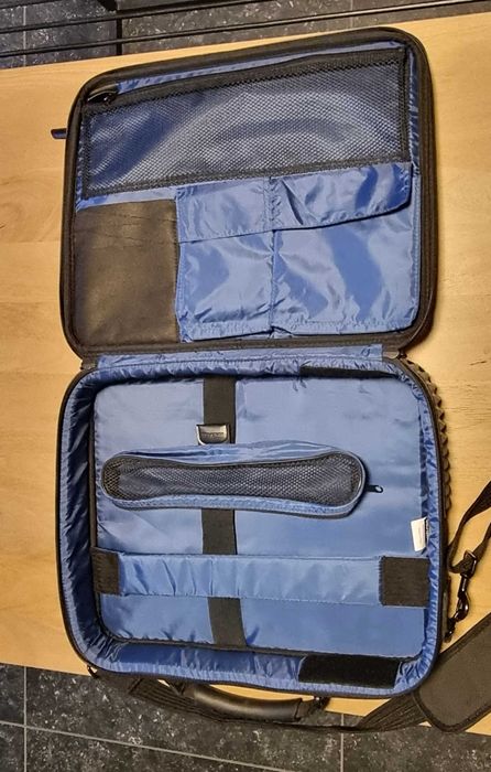 Geanta laptop Targus