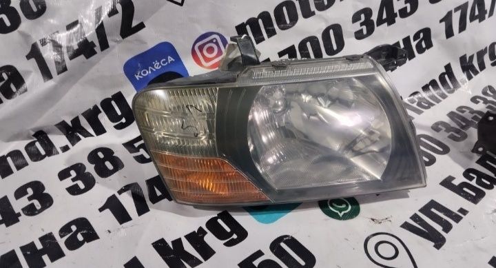 Фары передние Mitsubishi Pajero 3