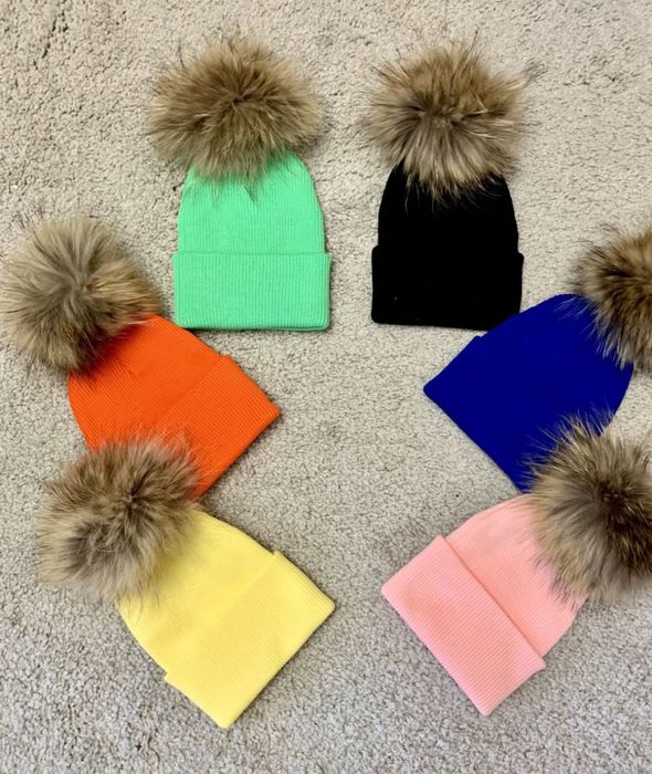 Дамска/ Детска Шапка с пухче естествен косъм