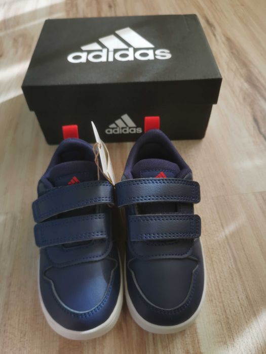 Нови Адидас 22 номер