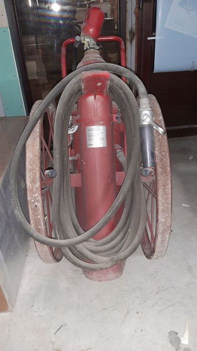 Stingator de incediu vechi pentru colectionari