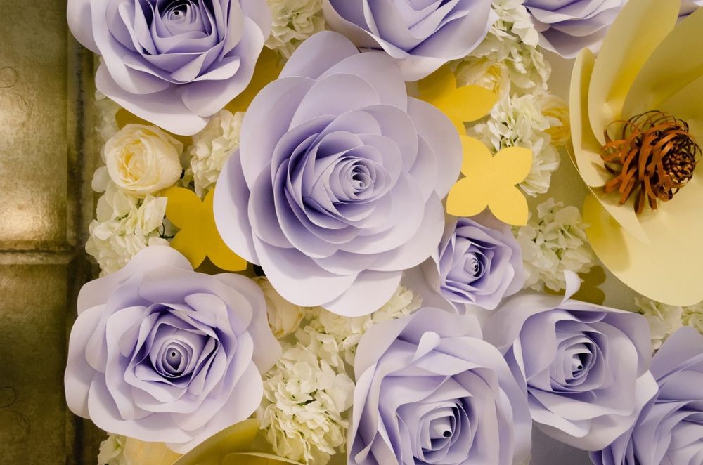 Flori hartie handmade pt panou decor eveniment nunta photocorner