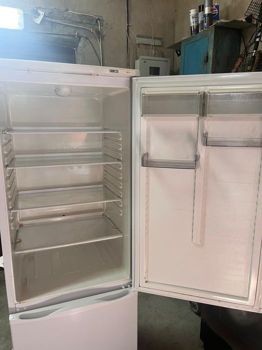 Холодилник сатылады