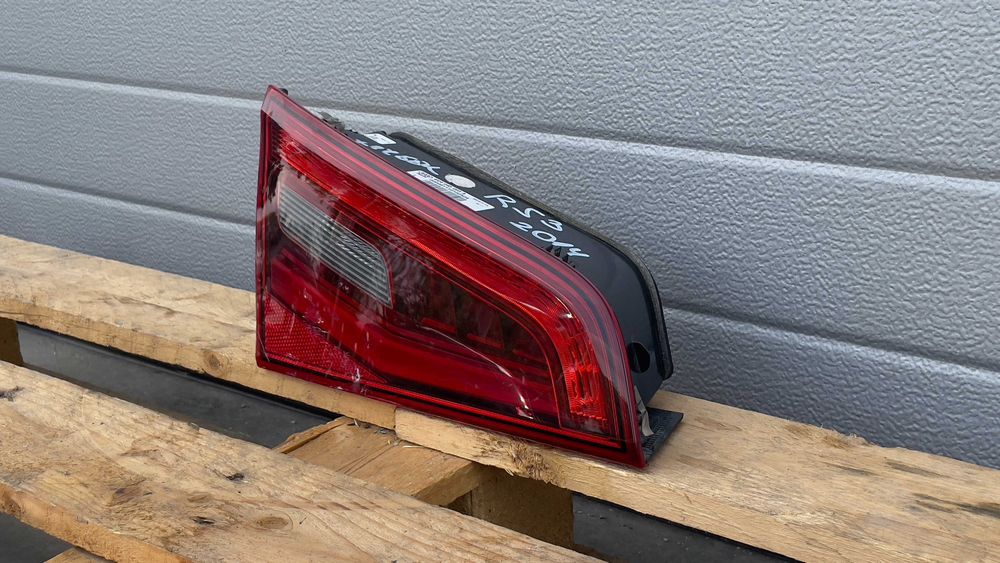 Ляв вътрешен стоп AUDI A3 8V 8V4945093A