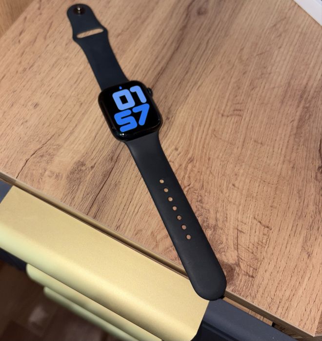 Продам Apple Watch Series8