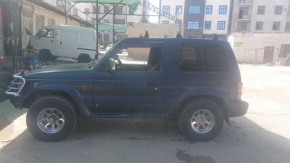 Внедорожник Mitsubishi Pajero 1994г