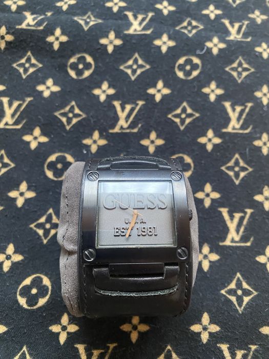 Ceas GUESS.                          .         .