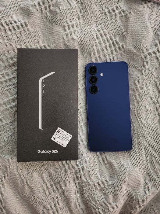Samsung S25 в хорошем состоянии, один хозяин, чек имеется