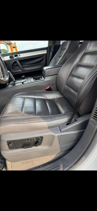 VW Touareg 3.0 TDI,automat, piele, navi, incalzire scaune