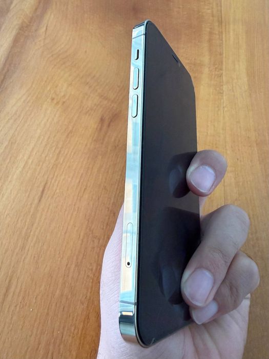 Iphone 12 pro 256 lgb ideal