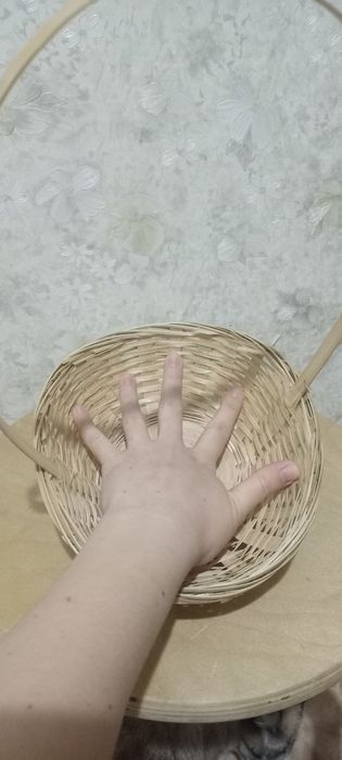 Корзина новая плетённая