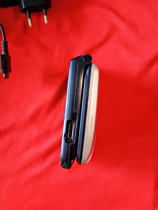 NEC e606 + incarcator ( decodat)