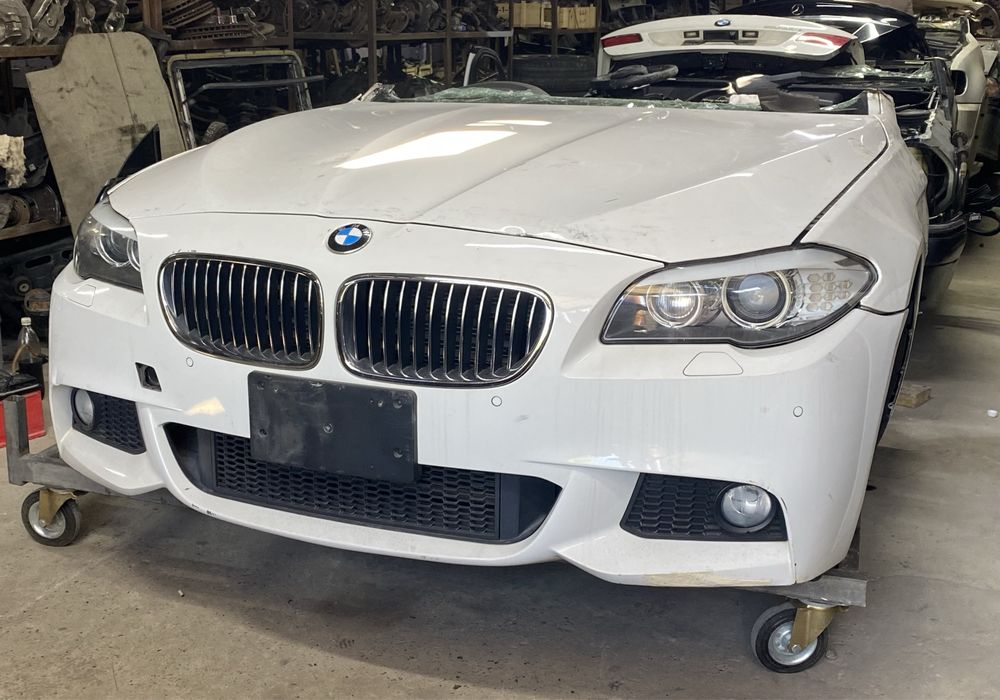 Передняя часть БМВ F10.