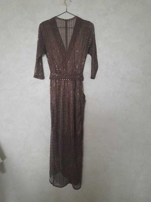 Вечернее блестящее платье