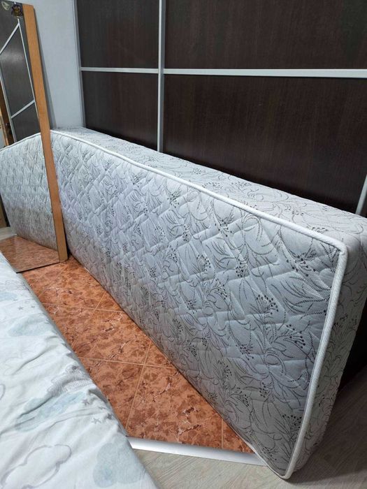 Детско легло 90/200 с матрак с повдигаш механизъм