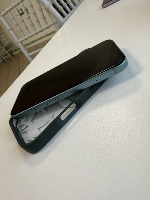 Vând Iphone 16 128GB