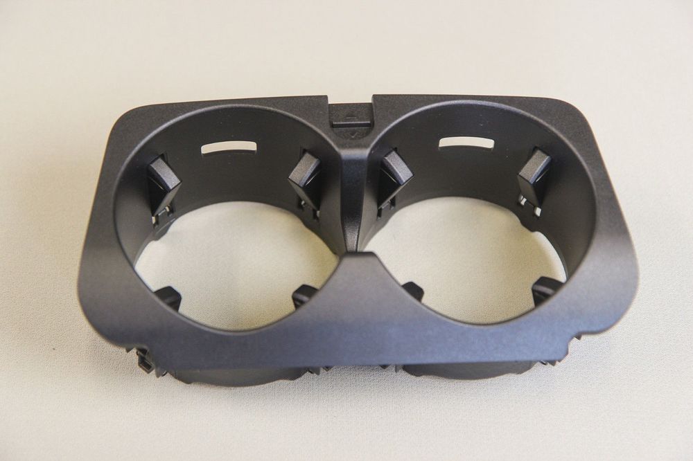 Продам подстаканник от мерседеса W205 и W213 состояние отличное оригин