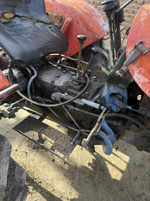 Dezmembrez tractor steyr 188  in 2 pistoane