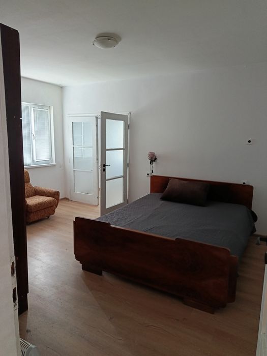 Дава се под наем Етаж от къща в Враца, Квартал 103 - 120 кв.м за 498.27 € - Снимка #6