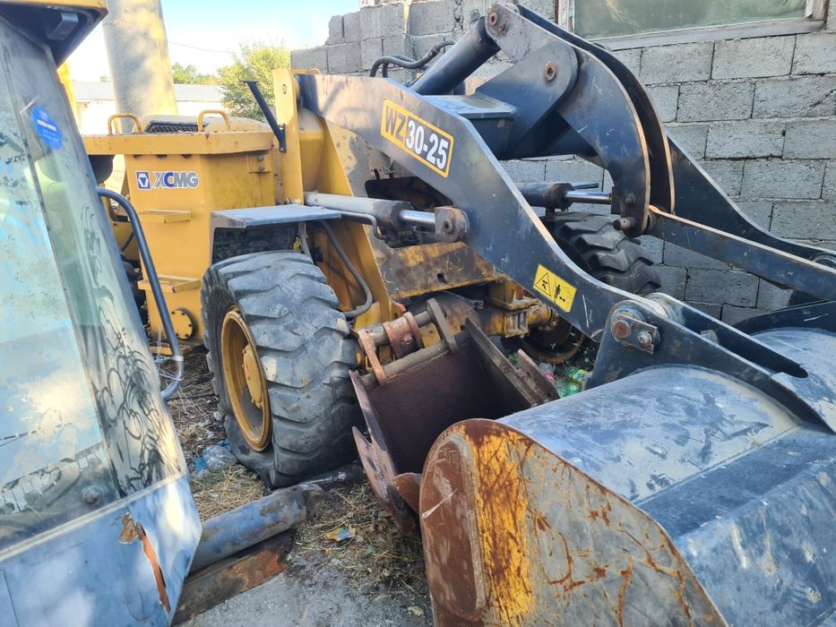 Эксковатор погрузчик по запчастям