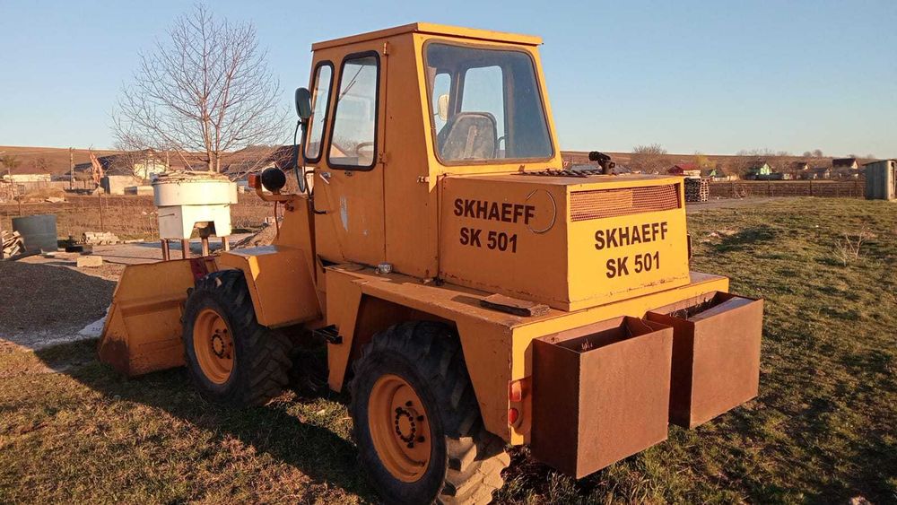 Vând încărcător frontal Skaeff SKL 501