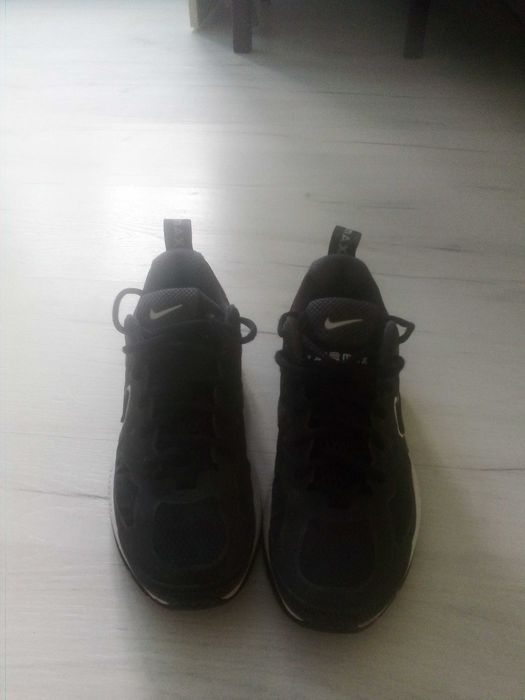 Продавам детски маратонки Nike