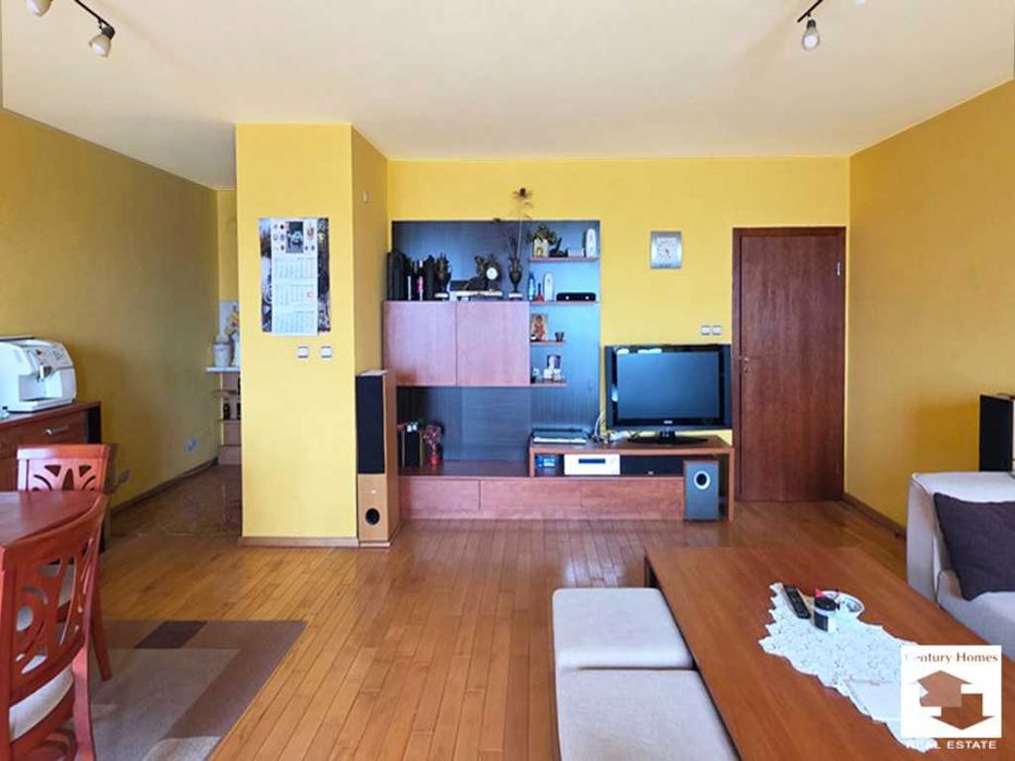 104993 Просторен тристаен апартамент до ОУ Емилиян Станев, В. Търново