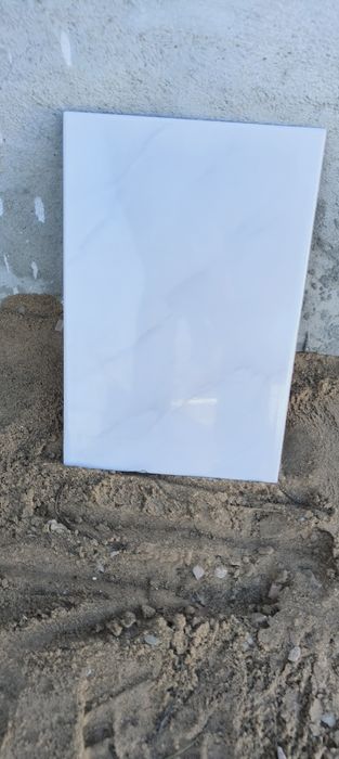 Продам плитку белую