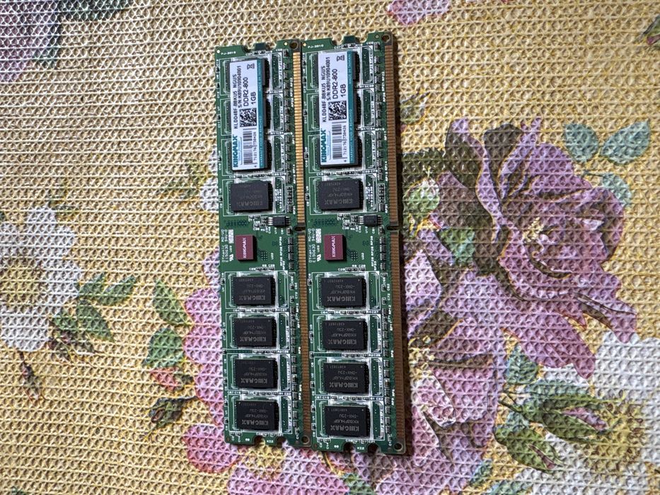 Placute de 1 gb DDR2-800
