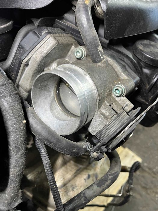 Двигатель Audi AEH 1.6 8V