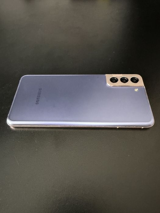 Продавам Samsung S21 ++