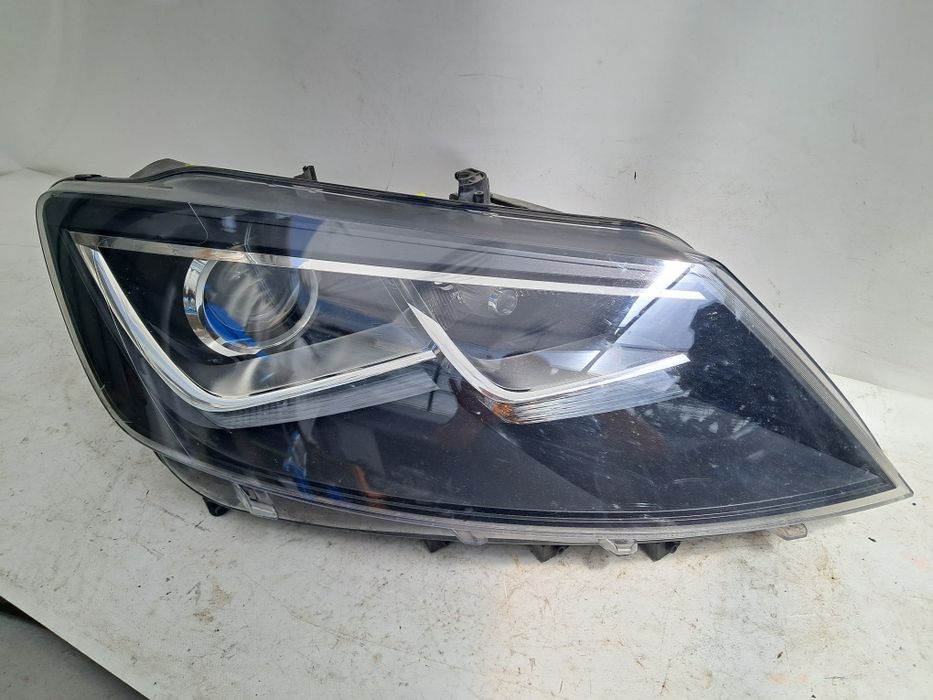 Фар Seat Alhambra 2014/2019г