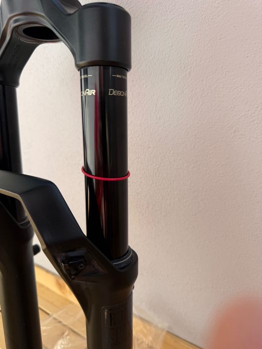 Rock Shox ZEB select + debonair charge 3 RC2 noua