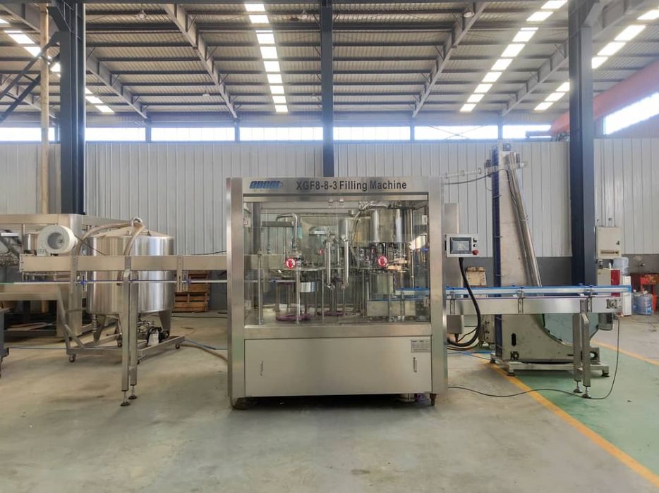 Бутилираща машина 8-8-3