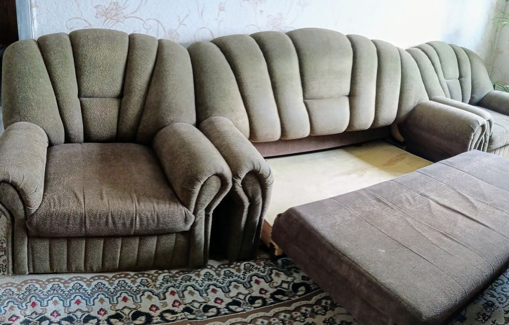 Диван и два кресла