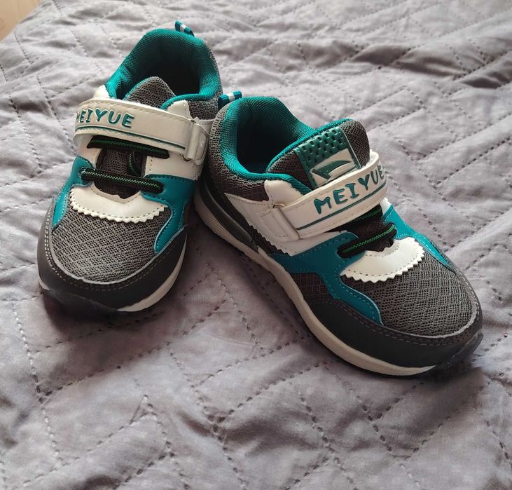 Кроссовки на мальчика