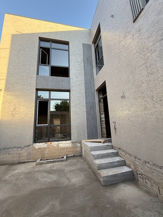 Шахристанская 1 соток 4 комнат и кухня внутри каробка