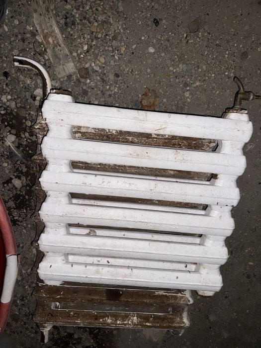 Продам чугунные батареи