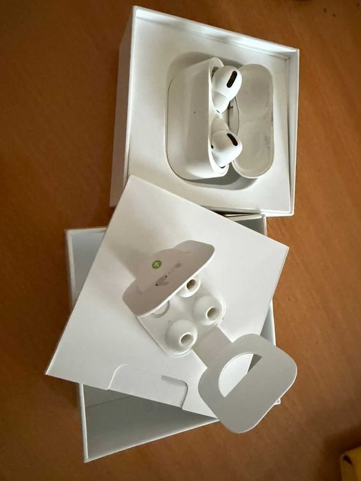 Наушники Apple AirPods Pro