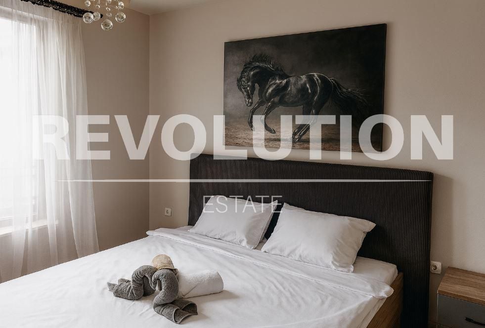 Дава се под наем Двустаен апартамент в Варна, Колхозен пазар - 68 кв.м за 500 € - Снимка #2