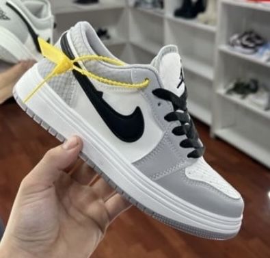 Кроссовки найк новые