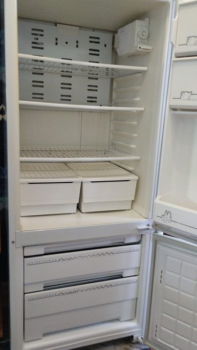 Холодильник двухкамерный