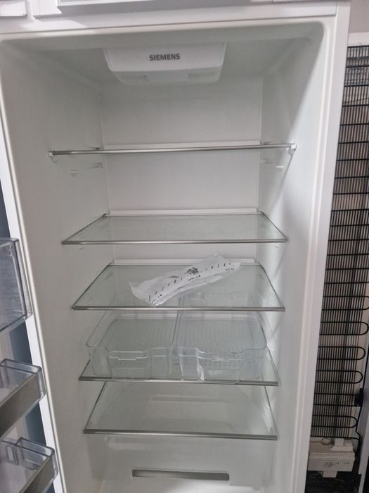 Хладилник за вграждане Siemens A++