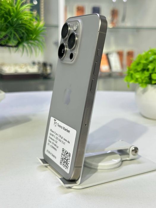 iPhone 15  Pro / nano-Sim 7