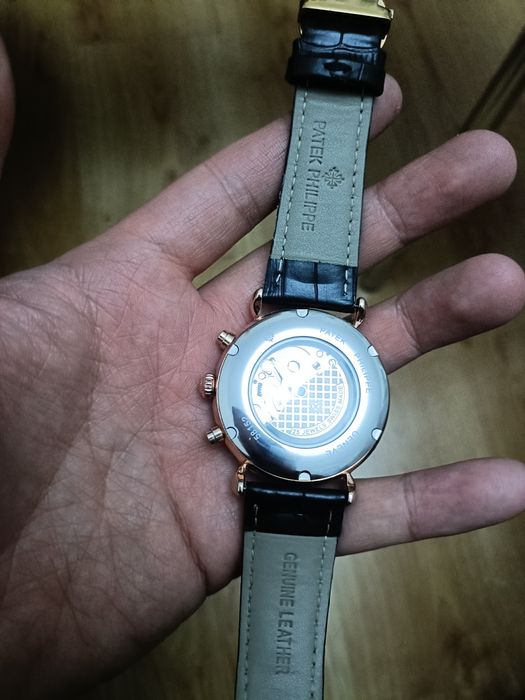 Продам часы наручные