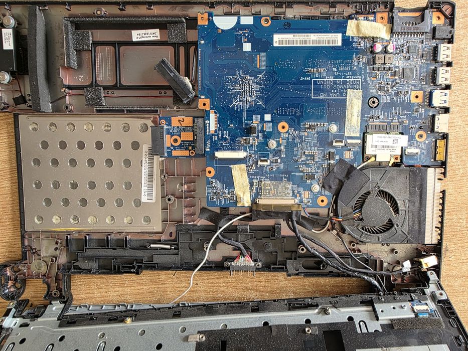 Laptop Levovo Yoga 700, Acer V5-571, HP 840 G3 DEFECTE