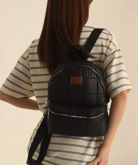 Дамска капитонирана раница