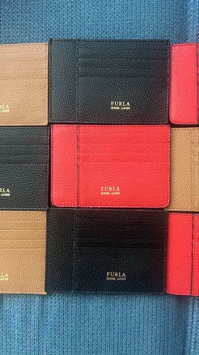 Нов модел FURLA Card holder M.8 слота за карти и отделение за банкноти